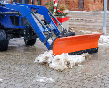 czy sól drogowa może uszkodzić beton